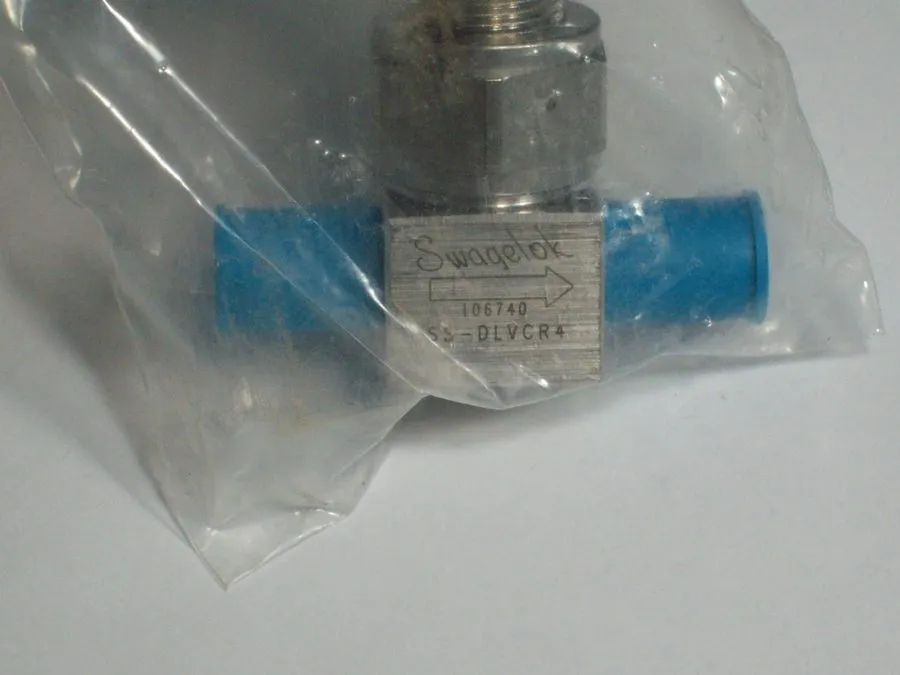 Клапан Swagelok SS-DLVCR4 Stainless Steel Diaphragm Valve 1/4" VCR