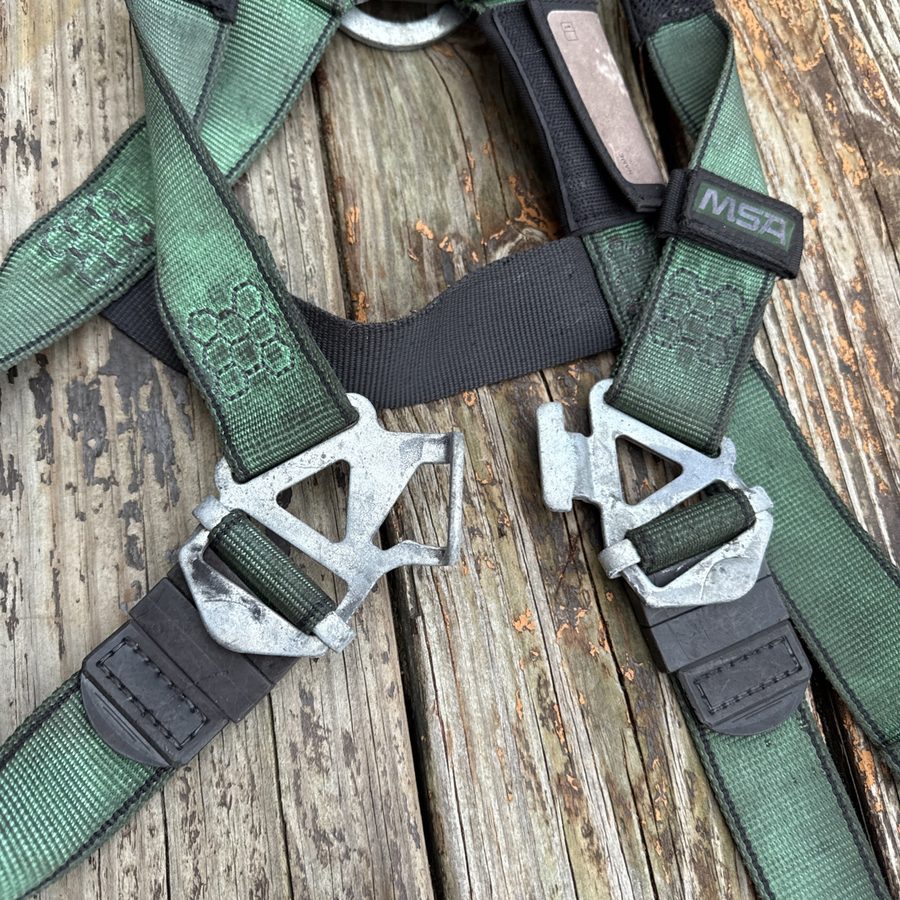 Жгут проводов MSA 10196642 V-FORM Full Body Safety Harness Standard Back D-Ring  — фото лота 1