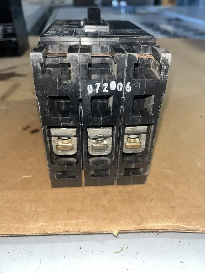 Автоматический выключатель Siemens HED43B040 Circuit Breaker Sentron Series HED4 — фото лота 1