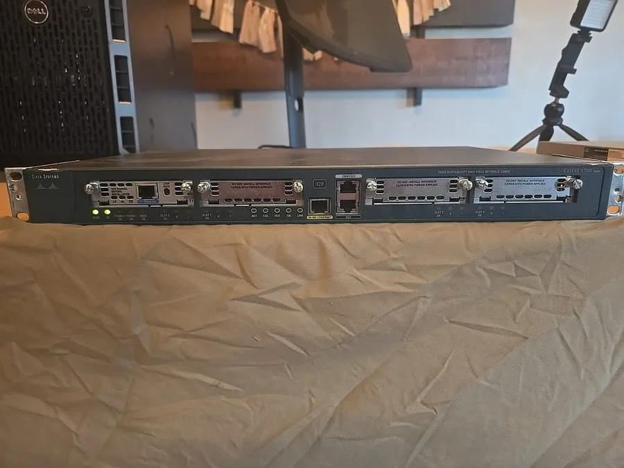 Маршрутизатор Cisco Systems 1760 Router