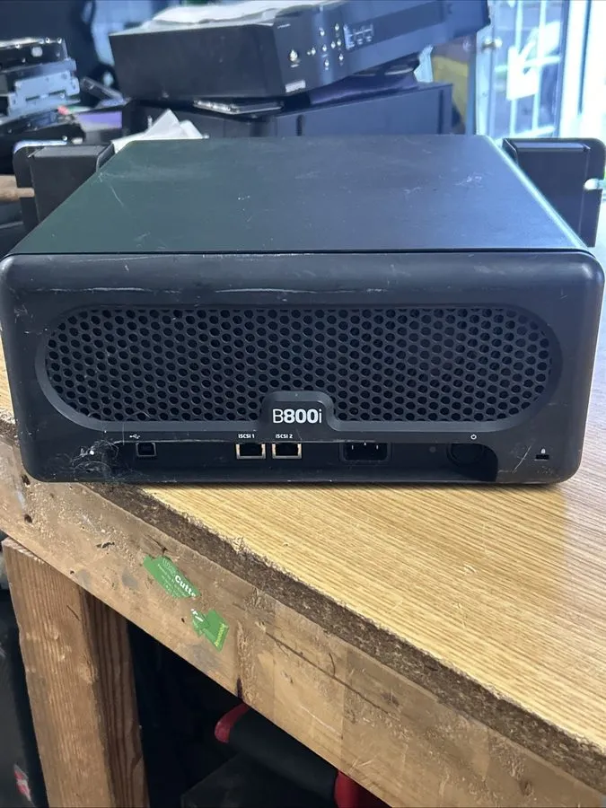 СХД Data Robotics Drobo B800i 8-Bay iSCSI SAN Storage Array Enclosure Only DR-B8