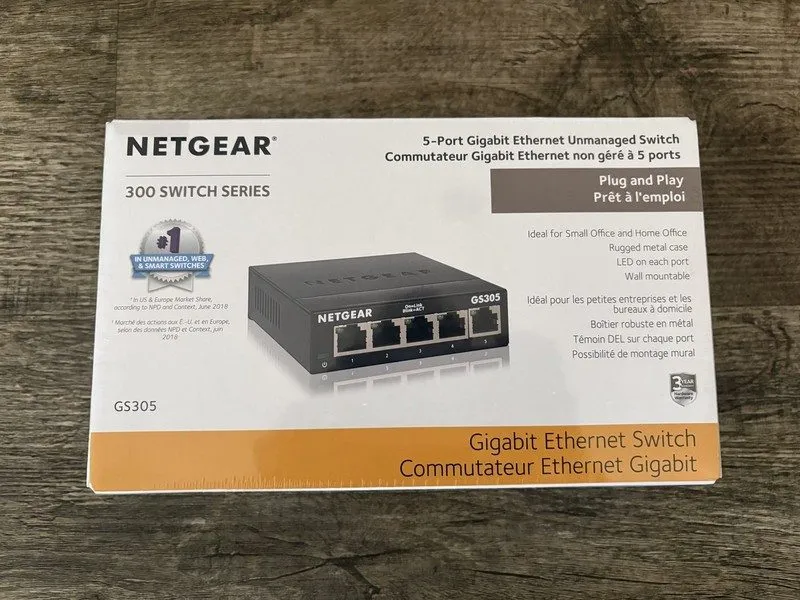 Коммутатор NETGEAR 5-Port Gigabit Ethernet Switch Desktop or Wallmount (GS305)