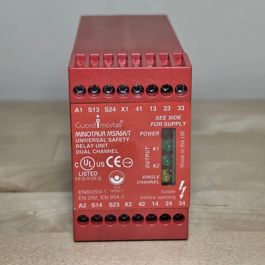 Реле безопасности Allen-Bradley 440R-C23017 Safety Relay MSR6R/T 24V AC/DC Ser B