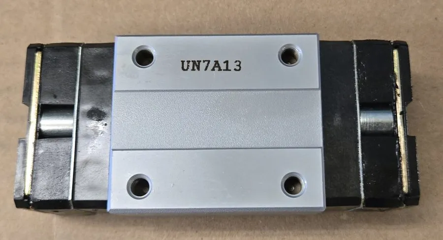Линейная направляющая THK HSR20LB1SS (GK) Linear Bearing Block HSR-20 — фото лота 3
