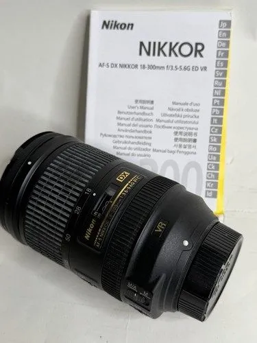 Объектив Nikon AF-S DX NIKKOR 18-140mm f / 3.5-5.6G ED VR AFSDXVR18-140G