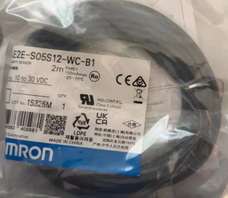Датчик приближения Omron E2E-S05S12-WC-B1 Proximity Sensor 10-30Vdc 2m