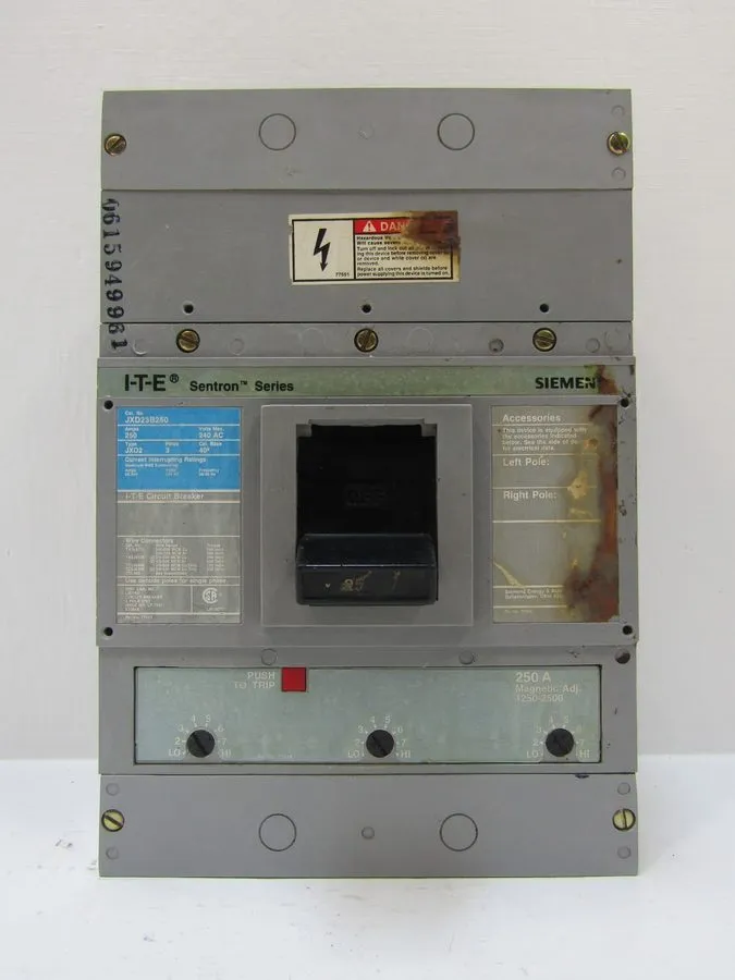 Автоматический выключатель ITE Siemens JXD2 3 pole 250 amp 240v JXD23B250 Sentro — фото лота 1