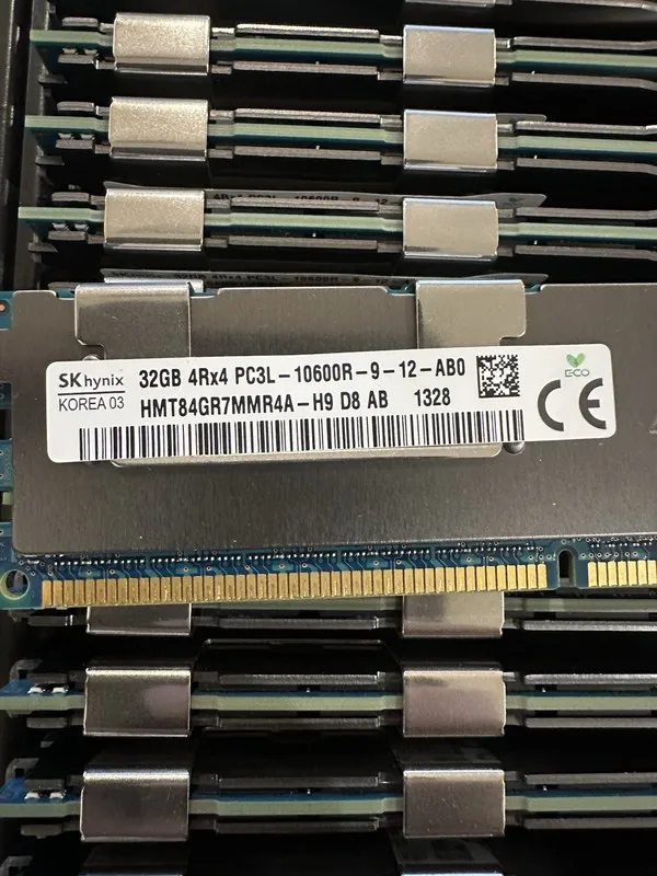 Модуль памяти SK Hynix 32GB HMT84GR7MMR4A-H9 D8 AD DDR3 PC3L-10600R Server RAM A