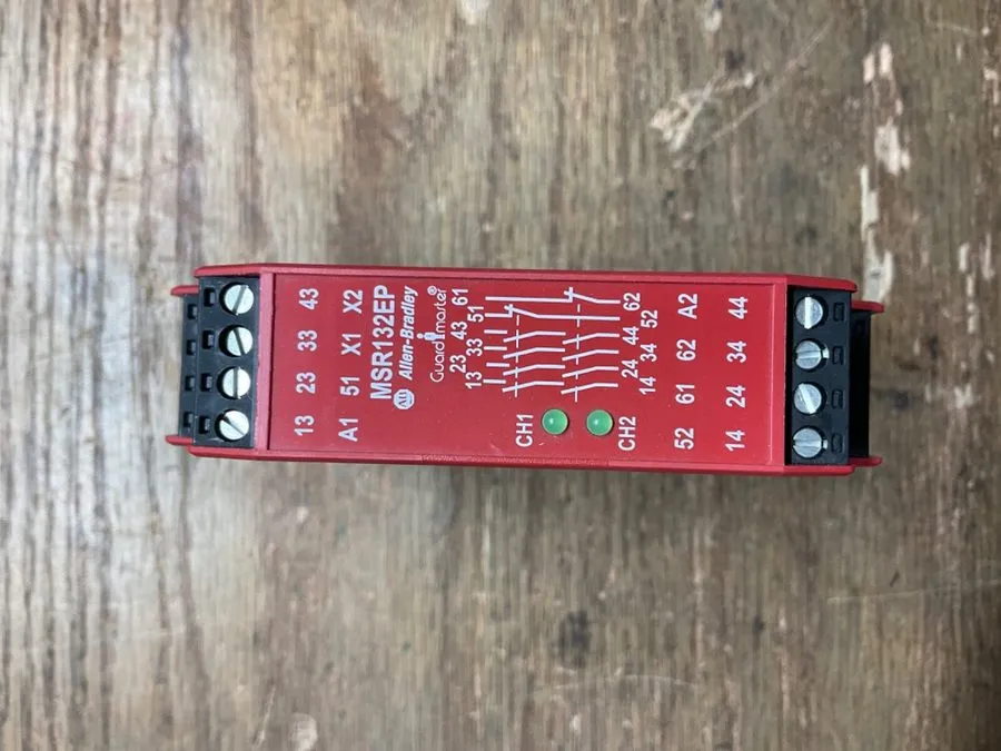 Реле безопасности Allen-Bradley 440R-E23097 Safety Relay MSR132EP