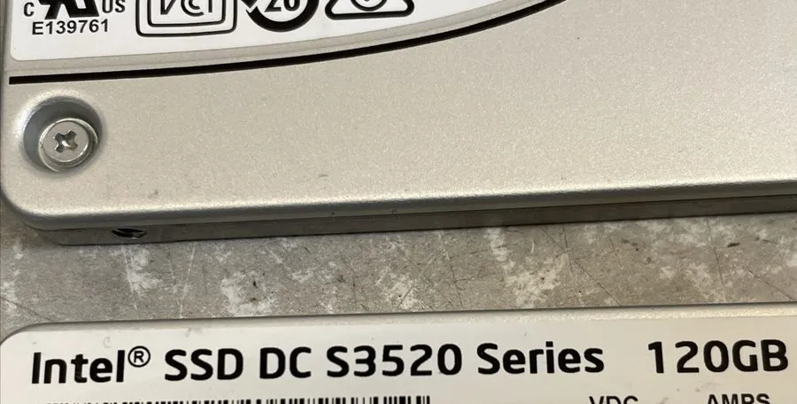 SSD-накопитель Intel DC S3520 120GB 2.5" SATA 6Gb/s Enterprise SSD — фото лота 1