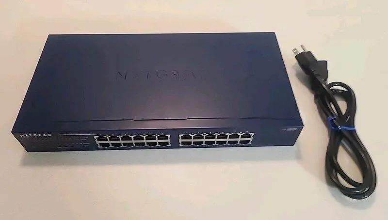 Коммутатор NETGEAR ProSafe JGS524 Plus 24-Port Gigabit Rackmount Switch