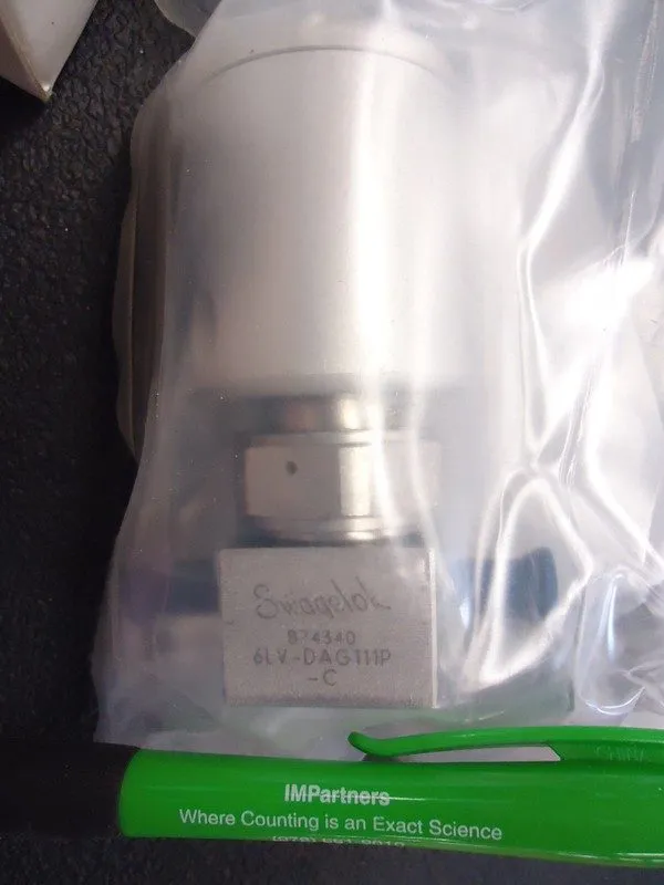 Клапан Swagelok 6LV-DAG111P-C 316L VAR High-Pressure Bellows-Sealed Valve, 1/4 i
