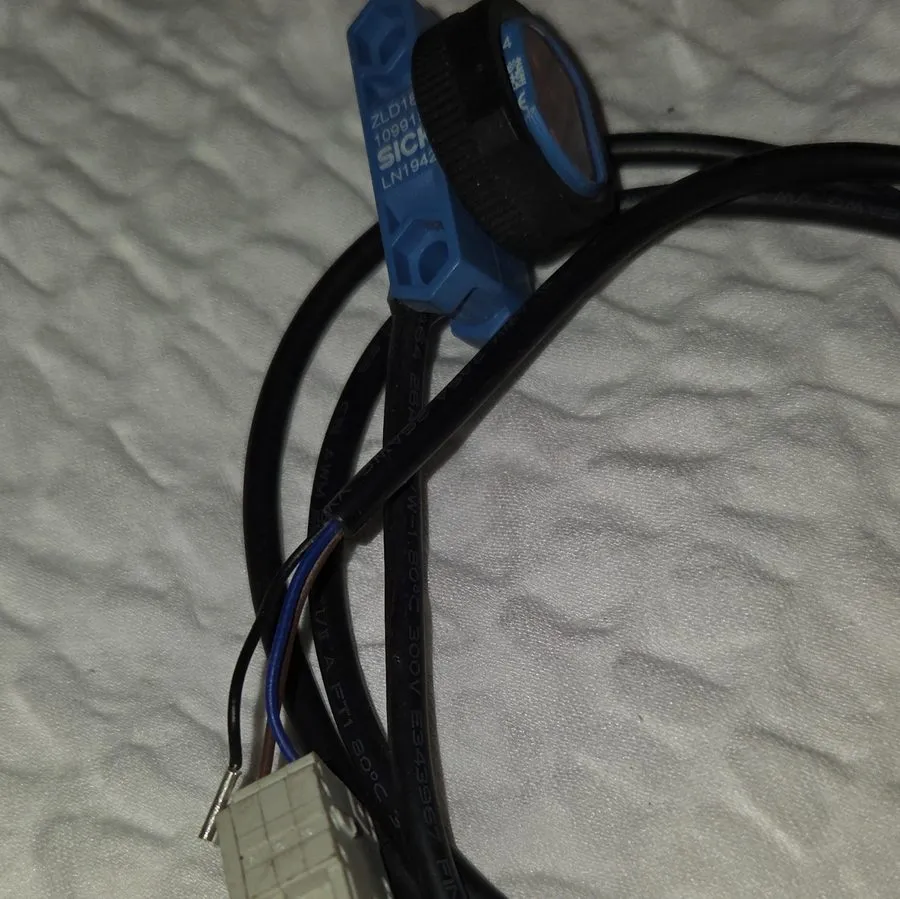 Фотоэлектрический датчик SICK ZLD18-2S2 Photoelectric Sensor 250mm DC SPST Shiel — фото лота 2