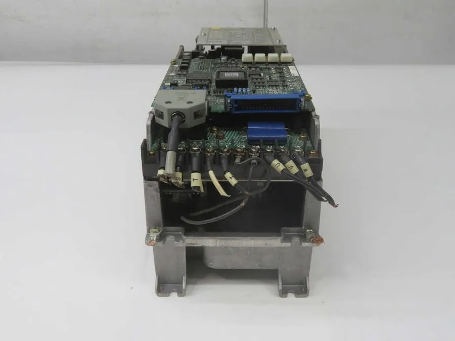 Сервопривод Yaskawa CACR-SR15BE12G-E Servopack — фото лота 2