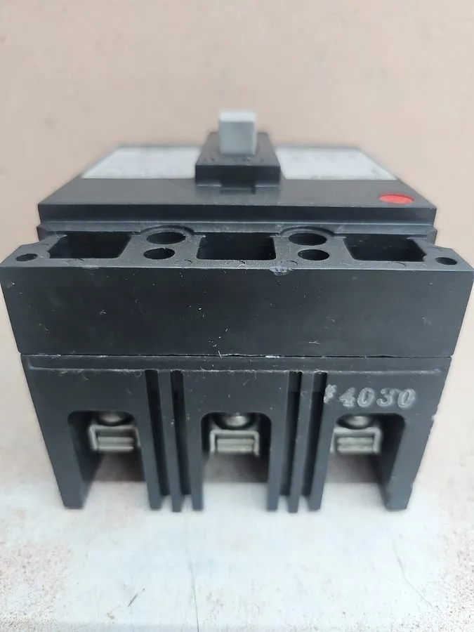 Автоматический выключатель TED134030WL GE CIRCUIT BREAKER MOLDED CASE 3P 3PH 30A