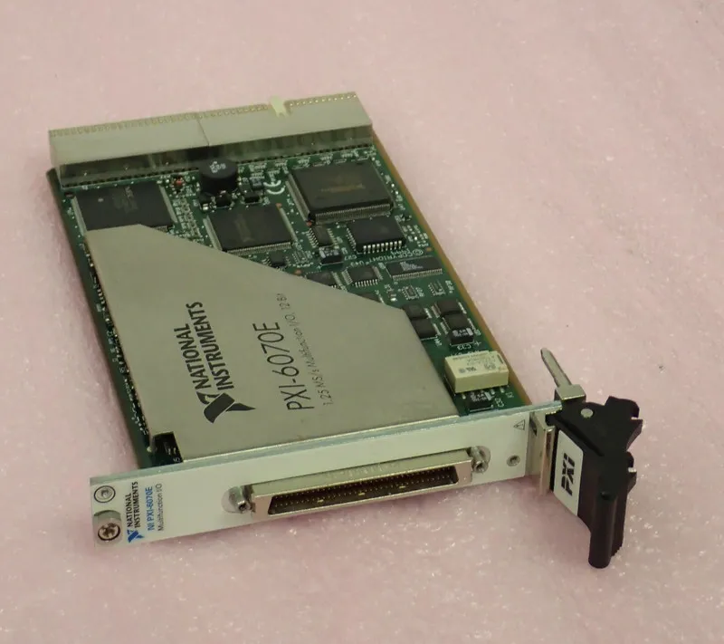 Тестер National Instruments PXI-6070E, 1.25 MS/s Multifunction I/O, 12-Bit