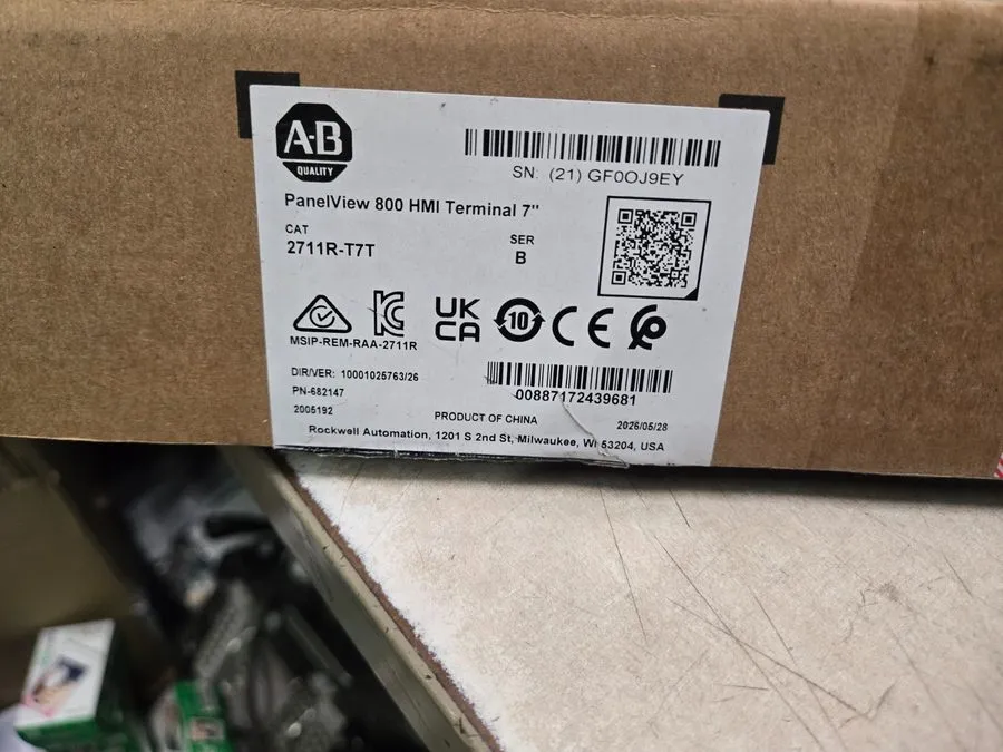 Панель оператора 2025 ALLEN BRADLEY 2711R-T7T /B PANELVIEW 800 HMI TERMINAL 7"