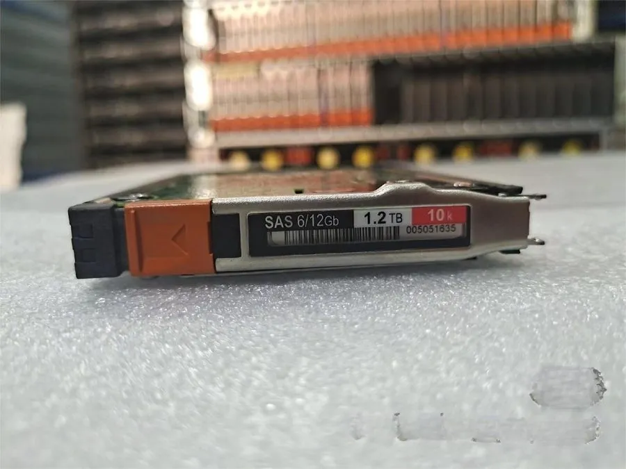 Жёсткий диск NewEMC UNITY 005051635 005051632 1.2TB 10K 12Gb 2.5" SAS HDD 005053