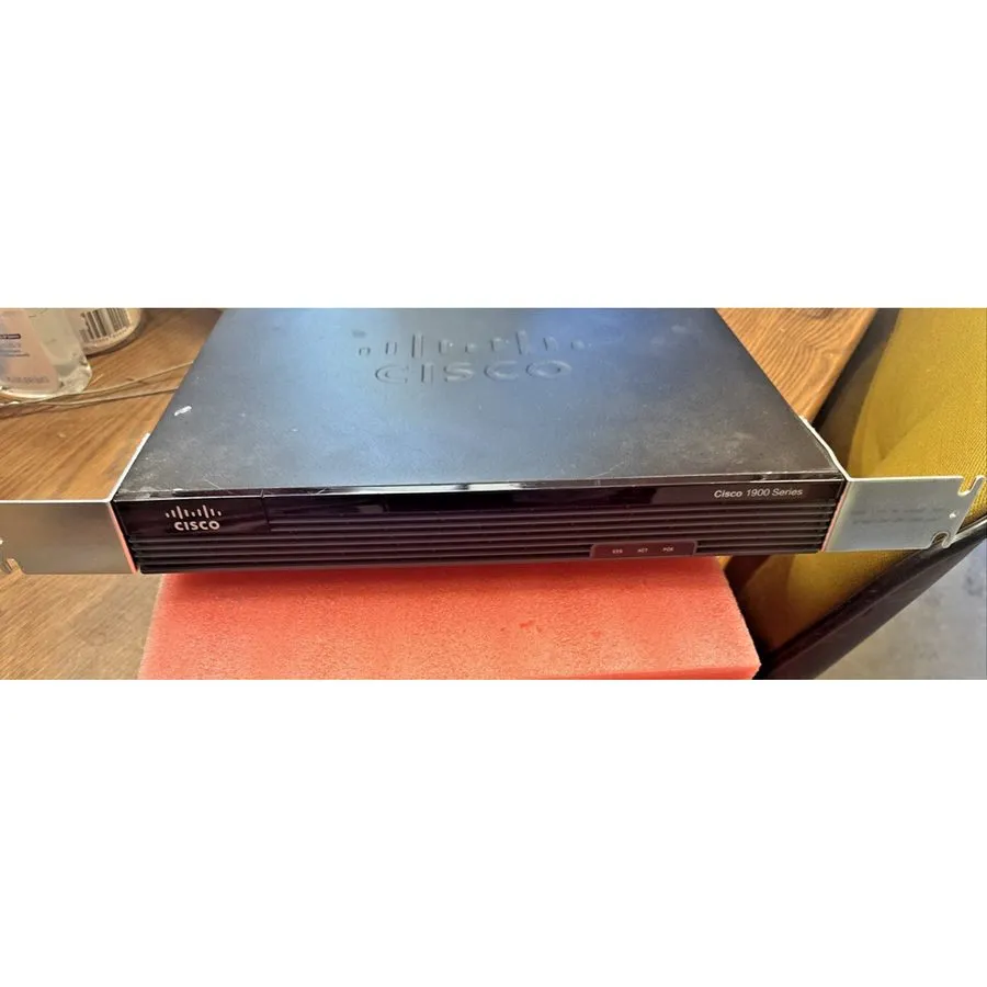 Маршрутизатор Cisco 1900 Series Model 1921 Gigabit Ethernet Service Router