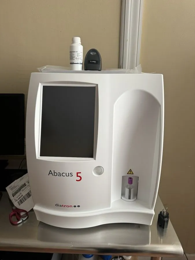 Анализатор Siemens ADVIA 560 Hematology Analyzer 5-Part Differential — фото лота 1