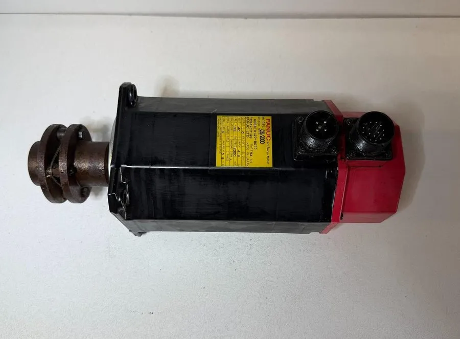 Серводвигатель FANUC α6/2000 AC Servo Motor 140V 1.0kW 2000RPM A06B-0127-B077