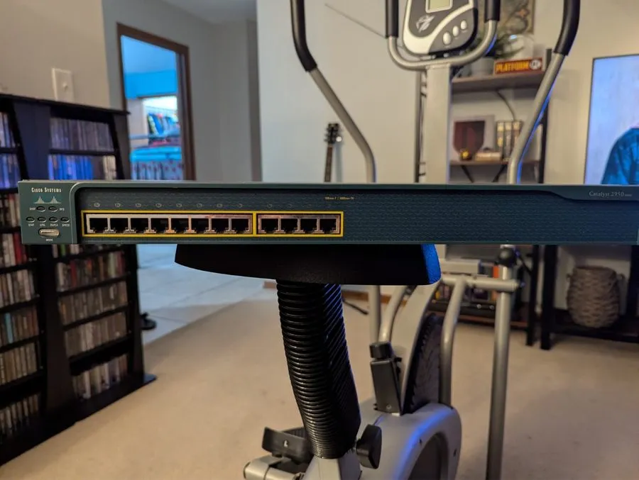 Коммутатор Cisco Catalyst WS-C2950-12 12-Port Fast Ethernet Networking Switch