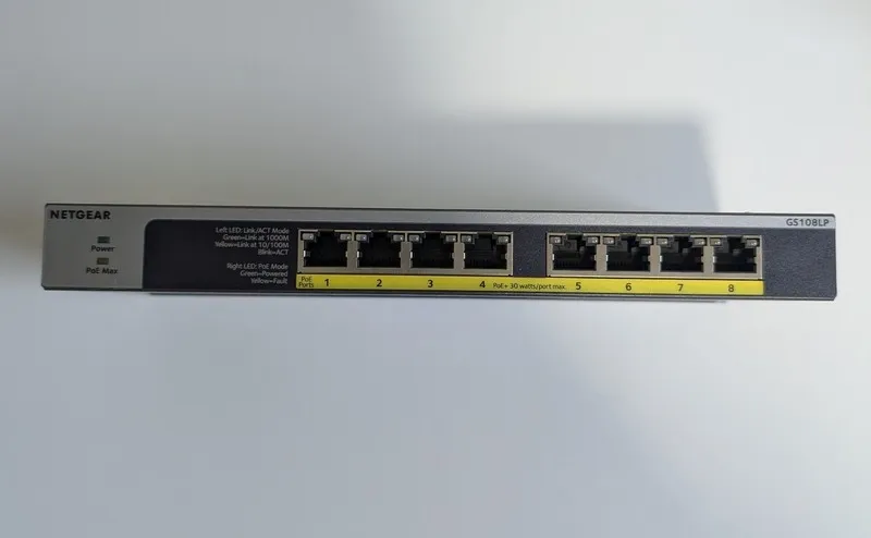 Коммутатор NETGEAR BUSINESS GS108LP 8 Port Gigabit Ethernet 60 W PoE+ Switch