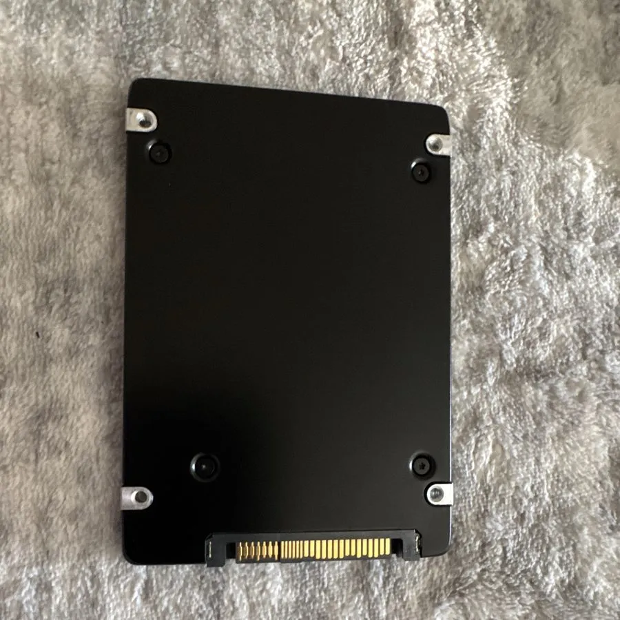 SSD-накопитель Samsung PM9A3 7.68TB SSD U.2 PCIE Gen 4 NVME MZQL27T6HBLA 95%+Hea — фото лота 1