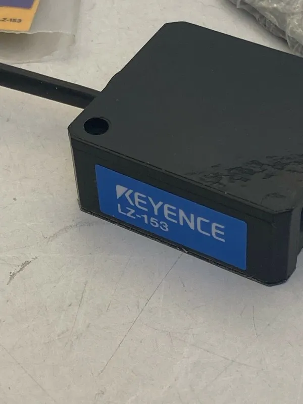 Фотоэлектрический датчик KEYENCE LZ-153 PHOTOELECTRIC LASER SENSOR 0.18MW OR LES