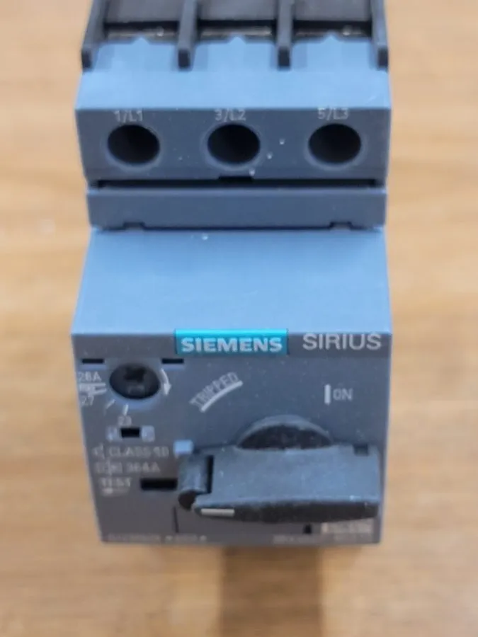 Автоматический выключатель SIEMENS Motor Protection Circuit Breaker 3RV2021-4NA1 — фото лота 1