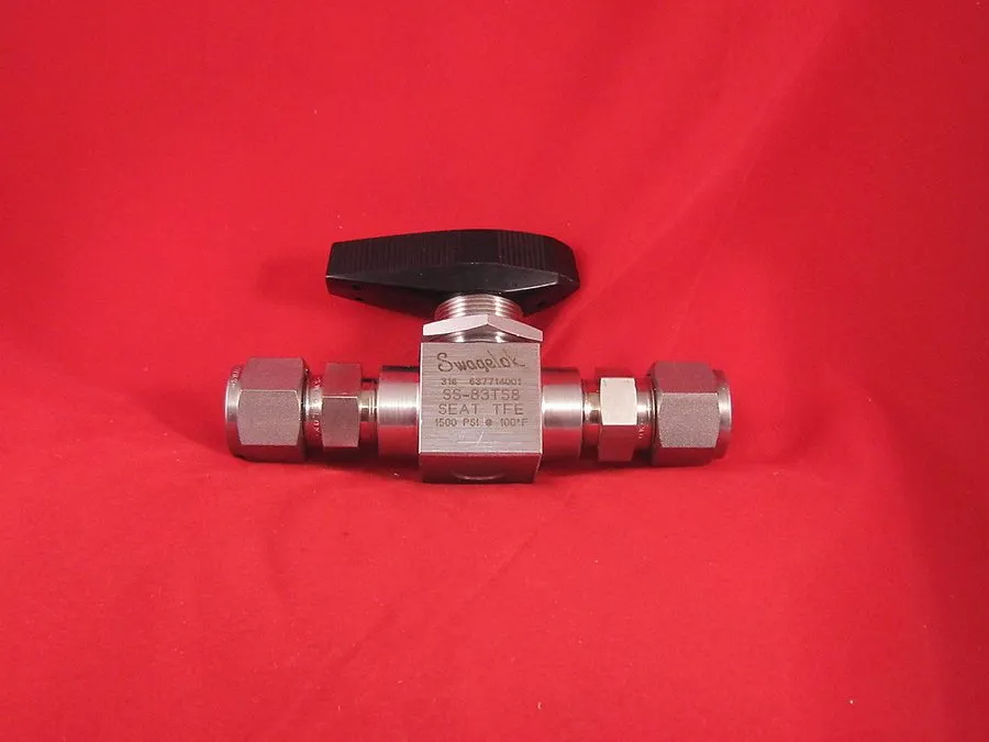 Клапан Swagelok SS 1/2" 3-Piece High-Pressure Ball Valve, SS-83TS8