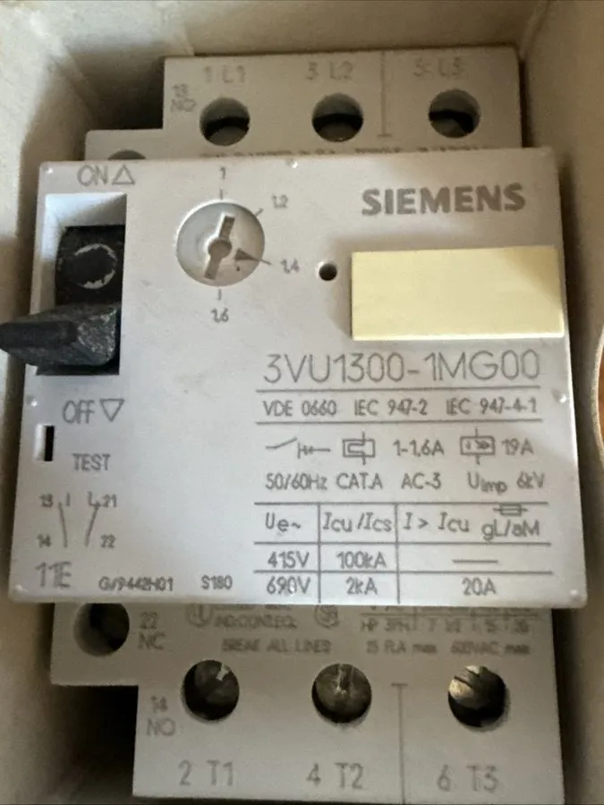 Автоматический выключатель Siemens 3VU1300-1MG00 Motor Protection Circuit Breake — фото лота 2