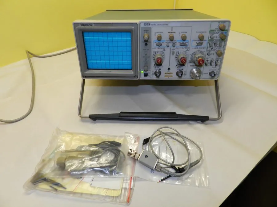 Осциллограф Tektronix 2235 2 Channel 100 MHz Oscilloscope