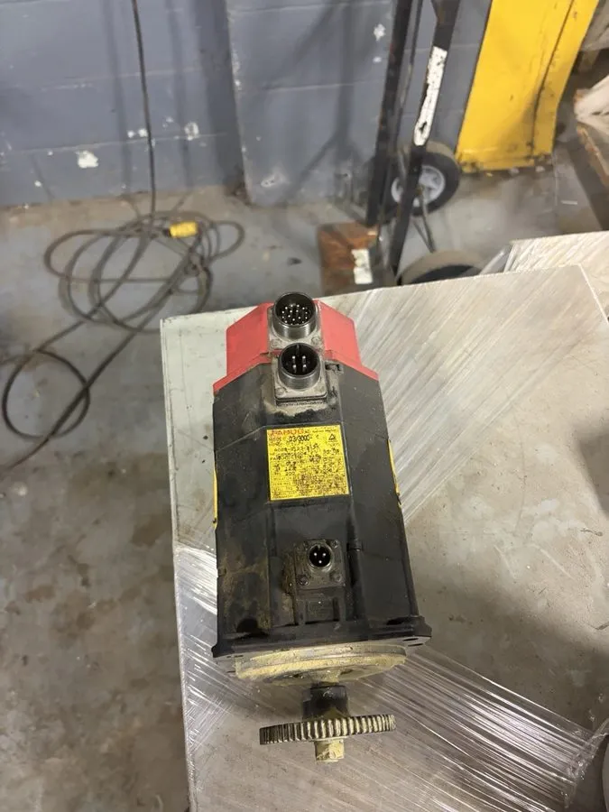 Серводвигатель Fanuc A06B-0123-B175 a3/3000 AC Servo Motor 127 V 0.9 kW A06B (VT