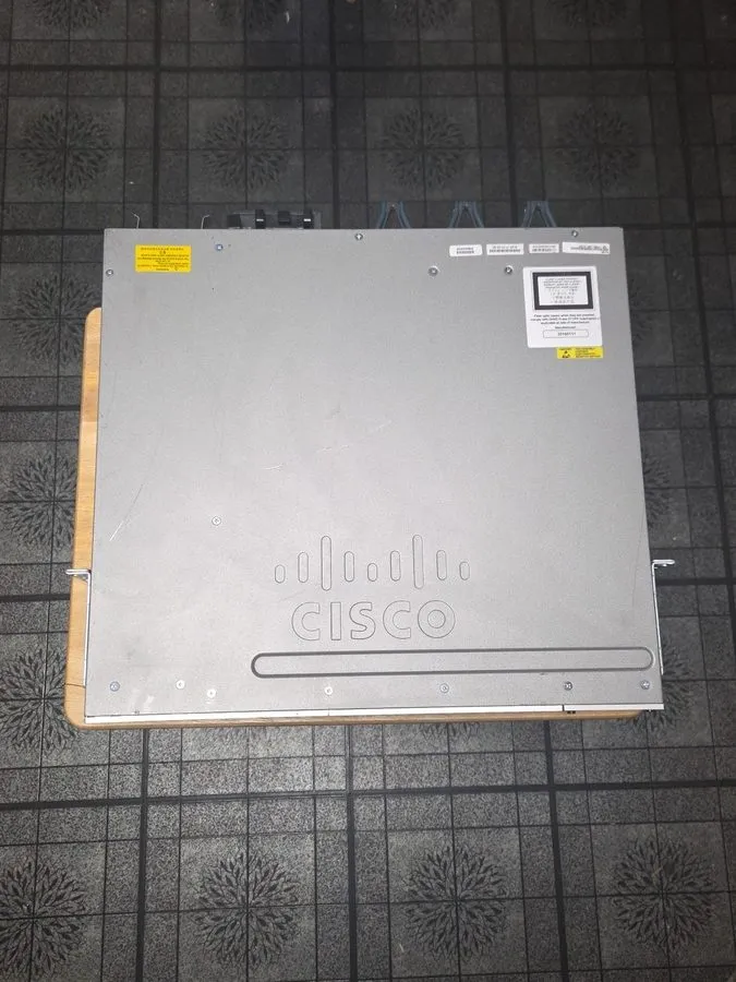 Коммутатор Cisco Catalyst WS-C3850-24P-E Switch 24 Port Gigabit PoE+ 715W