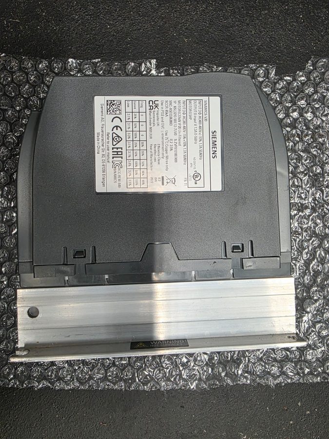 Частотный преобразователь SIEMENS SINAMICS 6SL3210-5BE13-7UV0 0.37KW 400VAC V20 