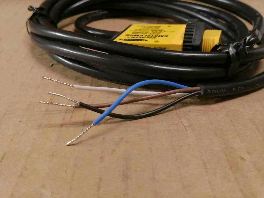 Фотоэлектрический датчик Banner SM312LVMHS Photoelectric Sensor