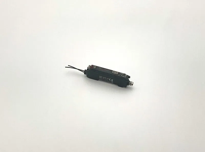 Датчик Keyence FS-V31CP Fiber Optic Sensor Amplifier