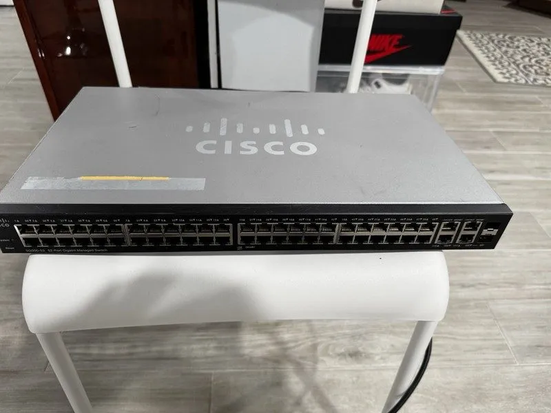 Коммутатор Cisco SG300-52P-K9 SG300 52 port GIG POE switch .90days