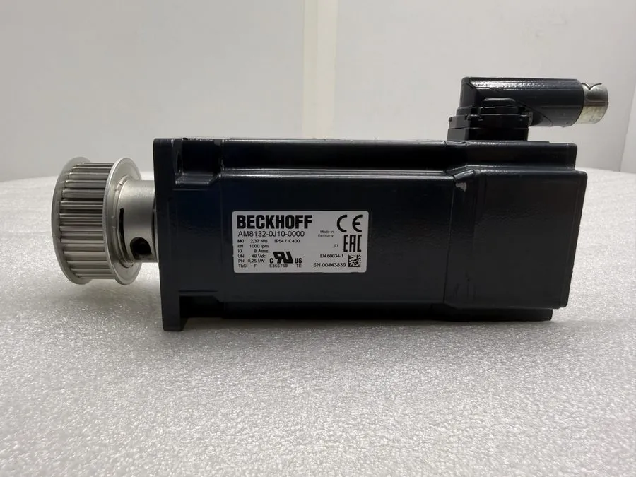 Серводвигатель BECKHOFF AM8132-0J10-0000 Servo Motor — фото лота 2