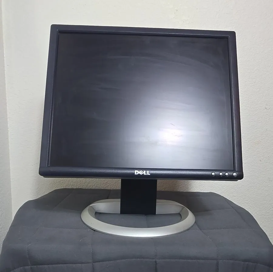 Монитор Dell UltraSharp 1905FP 19" LCD Monitor 1280x1024 DVI-D VGA Black/Silver