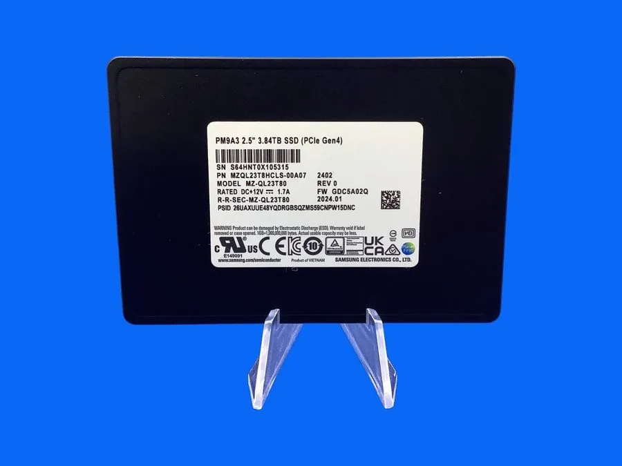 SSD-накопитель MZ-QL23T80 Samsung PM9A3 Series 3.84TB PCI-E NVMe U.2 2.5 SSD MZQ