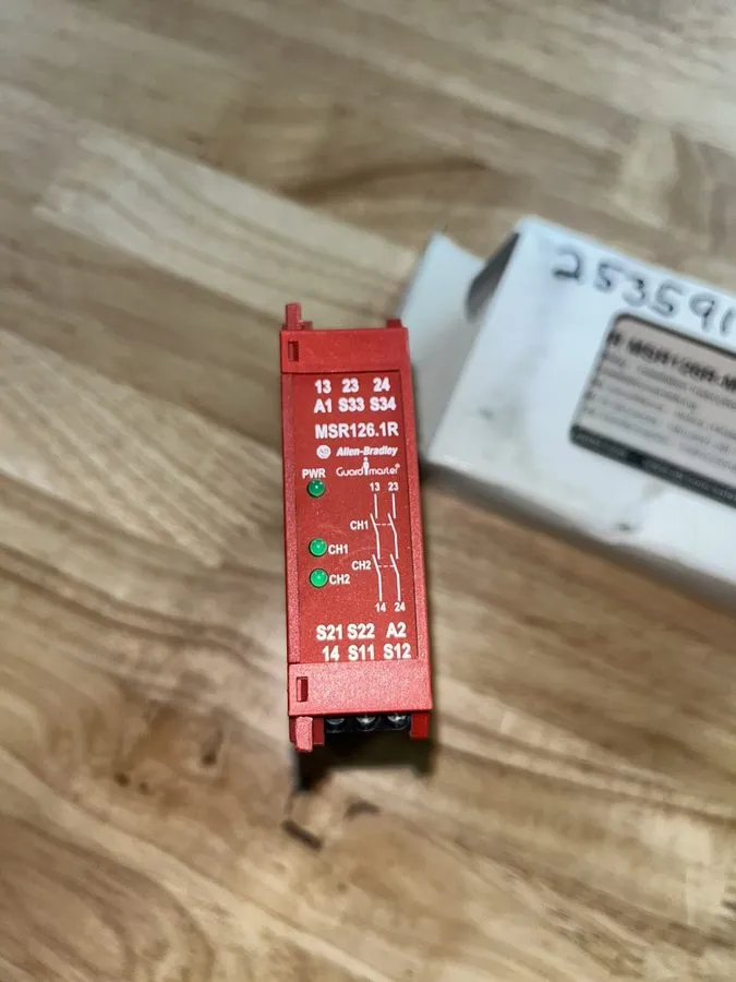 Реле безопасности Allen Bradley 440R-N23120 MSR126.1R, 24V AC/DC,Safety Relay