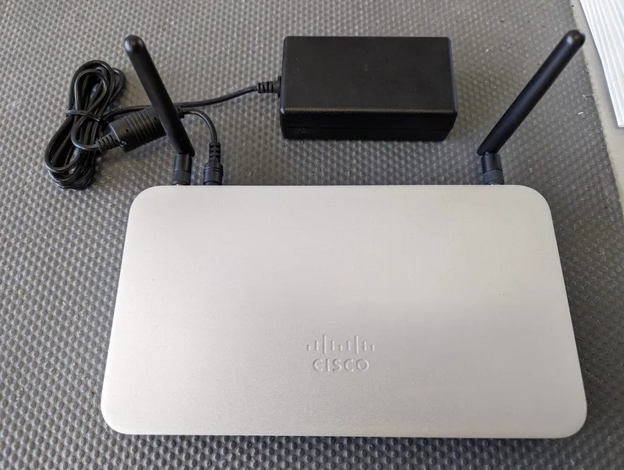 Маршрутизатор Cisco Meraki MX64W Cloud Managed Security Gateway Wireless Router