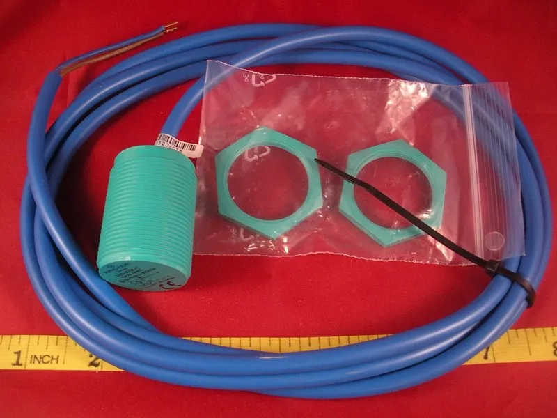 Датчик приближения PEPPERL+FUCHS NJ15-30GK-N 106486 INDUCTIVE PROXIMITY SENSOR