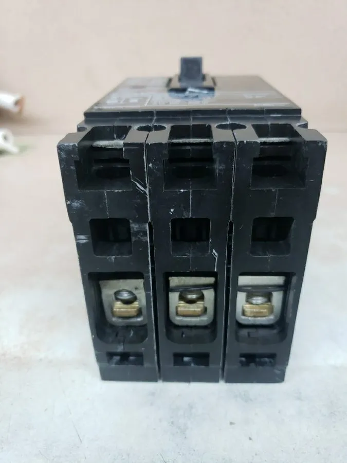 Автоматический выключатель Siemens HED43B040 Circuit Breaker Sentron Series HED4