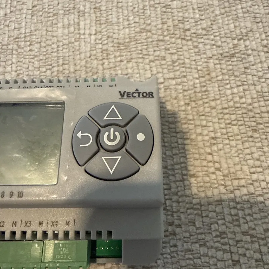 Контроллер Vector Controls Universal HVAC Controller TCI-C22-0 — фото лота 2