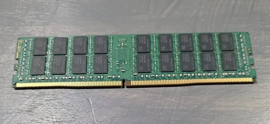 Модуль памяти Grade A Samsung Cisco 32GB PC4-2133P DDR4 2Rx4 Server RAM M393A4K4