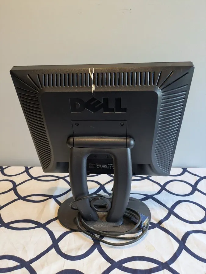 Монитор Dell UltraSharp 1704FPT 17in LCD Monitor 1280x1024 VGA DVI Black/Silver