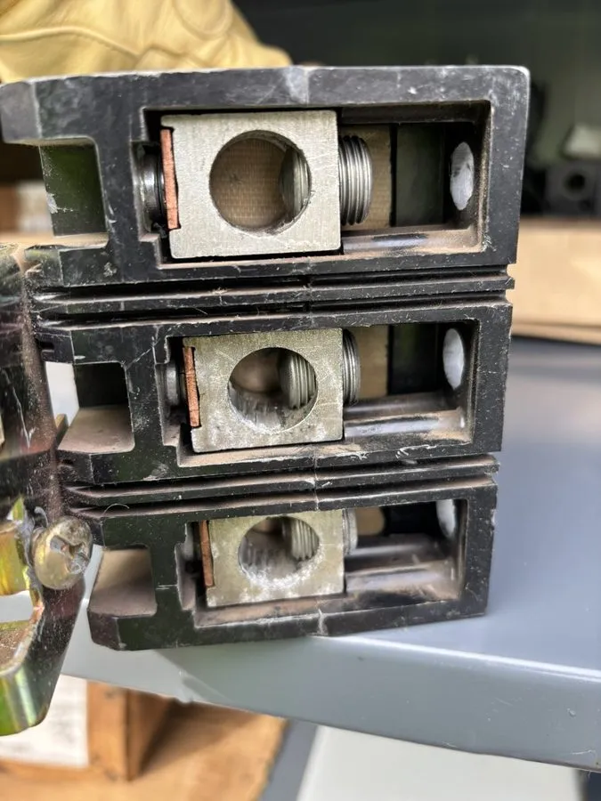 Автоматический выключатель Square D KC34250 250 Amp 3 Pole 480V @65KA I-Line Cir — фото лота 2